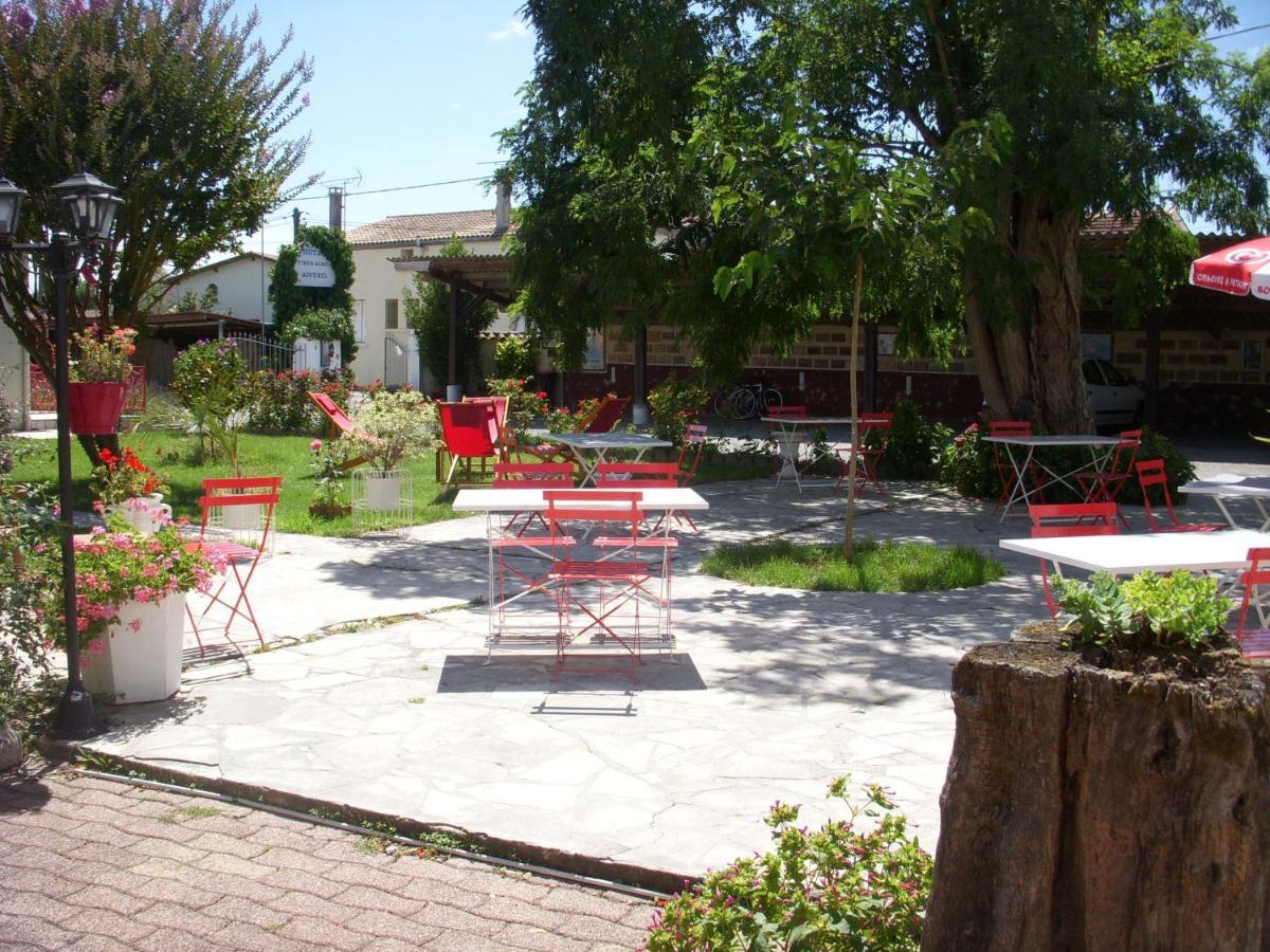 Hotel Les Vieux Acacias Queyrac Buitenkant foto