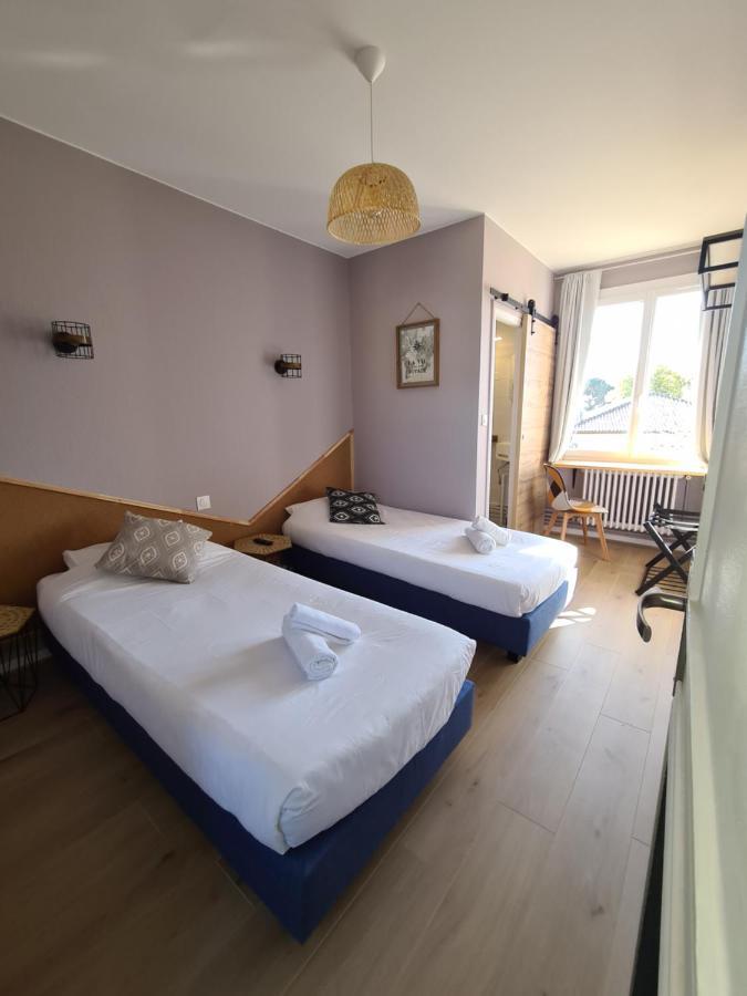 Hotel Les Vieux Acacias Queyrac Buitenkant foto