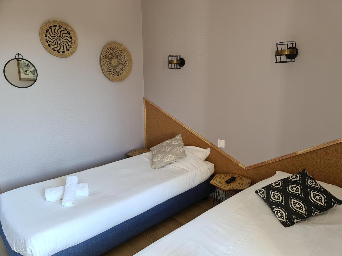 Hotel Les Vieux Acacias Queyrac Buitenkant foto