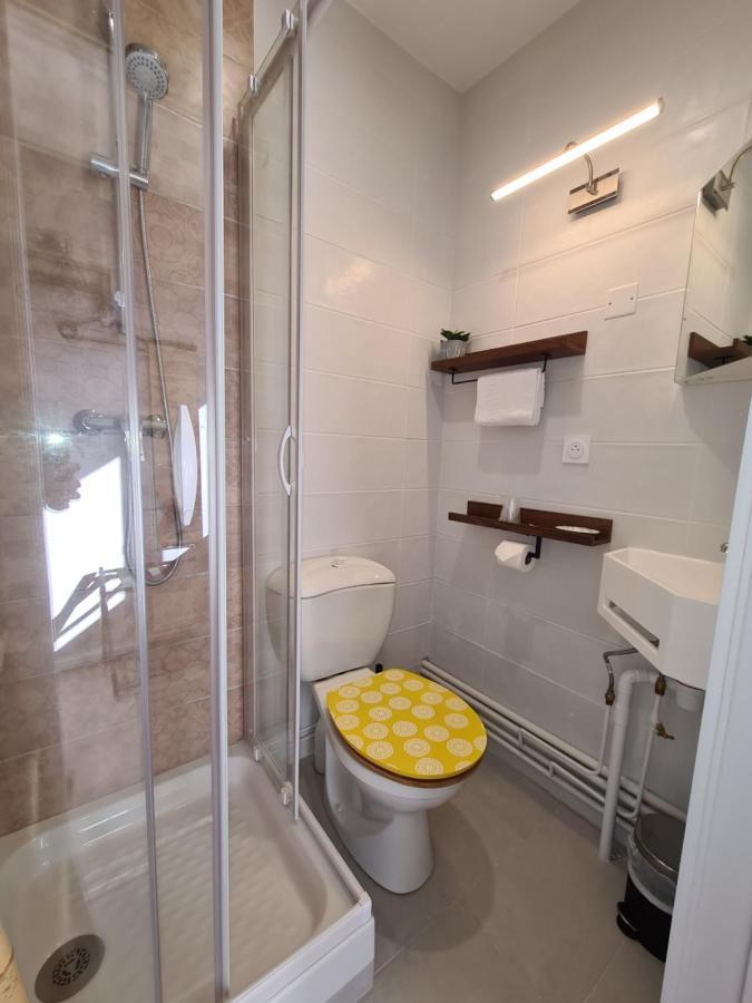Hotel Les Vieux Acacias Queyrac Buitenkant foto