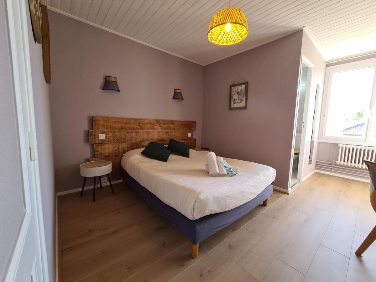 Hotel Les Vieux Acacias Queyrac Buitenkant foto
