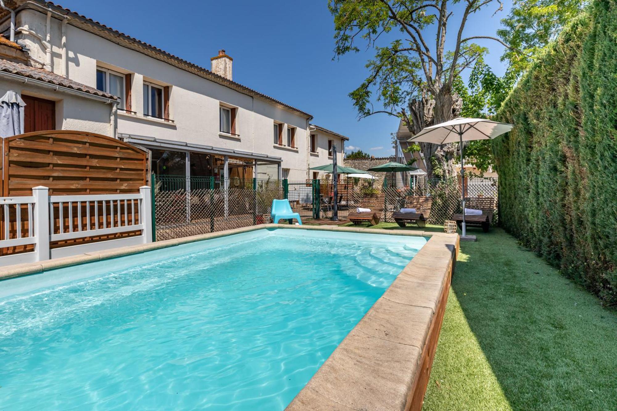 Hotel Les Vieux Acacias Queyrac Buitenkant foto