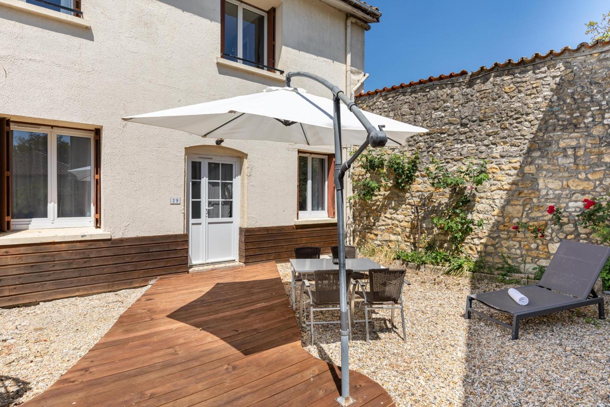 Hotel Les Vieux Acacias Queyrac Buitenkant foto