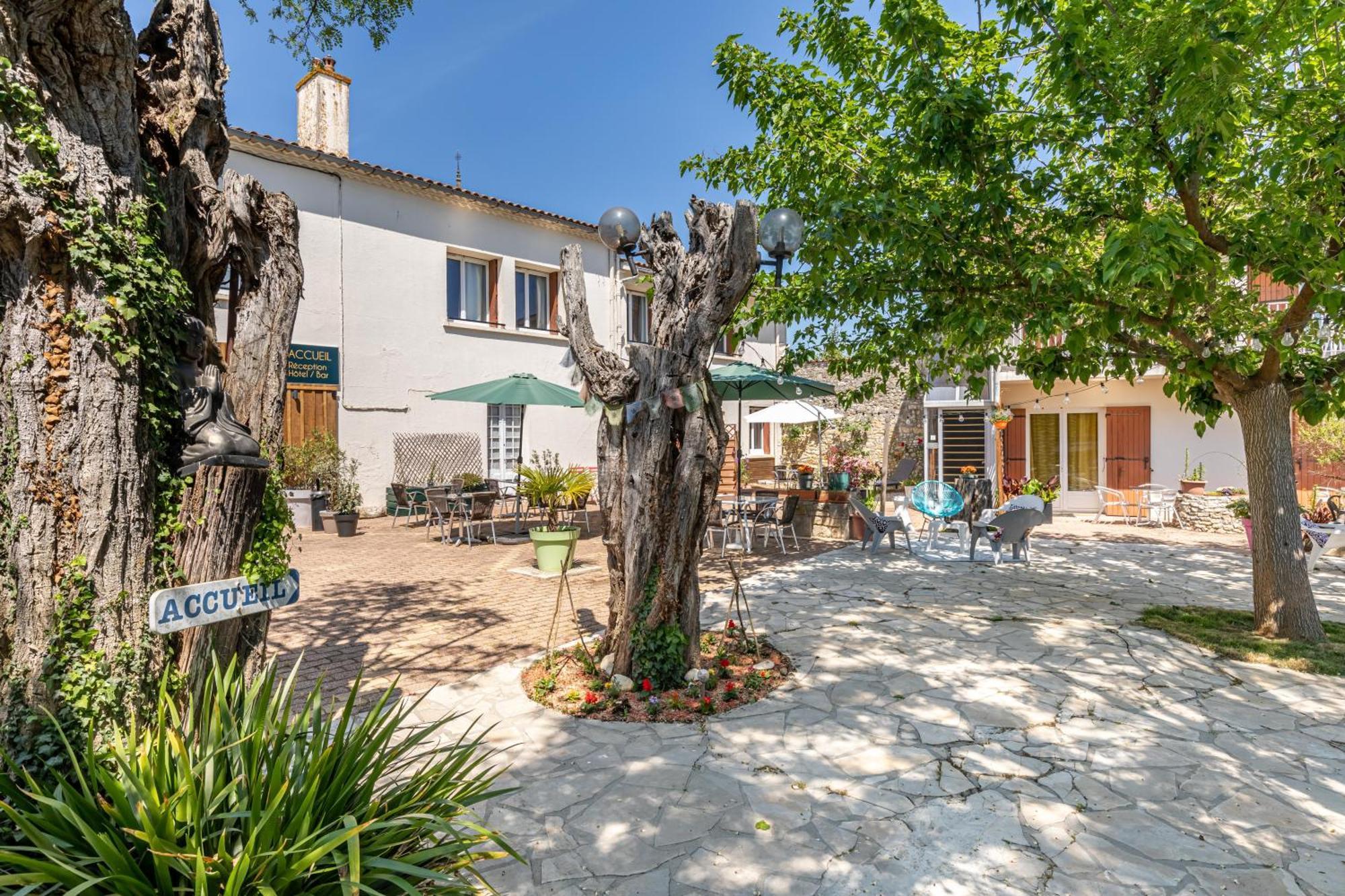 Hotel Les Vieux Acacias Queyrac Buitenkant foto
